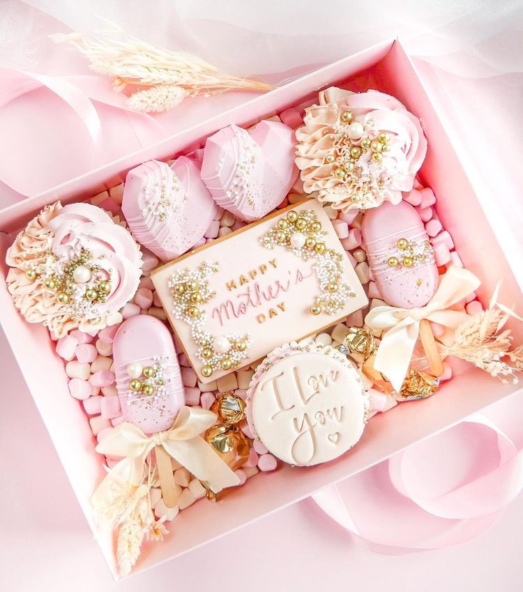 Mothers Day Box Style Your Cake